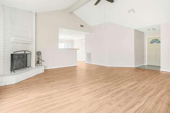 Building Photo - 7414 Broken Arrow St