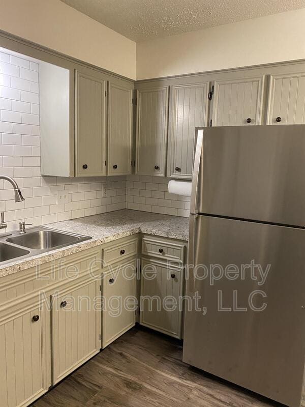 Building Photo - 998 52nd St SE