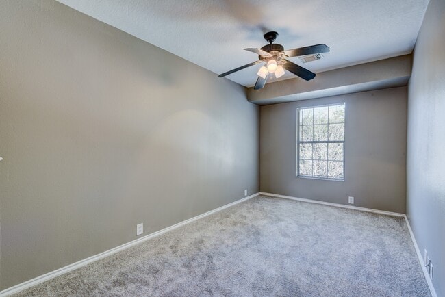 Building Photo - 23618 Wildwood Green Way