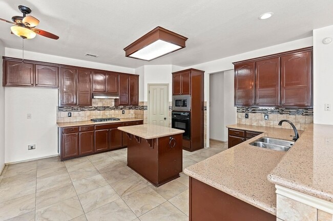 Building Photo - 1601 Chasewood Dr