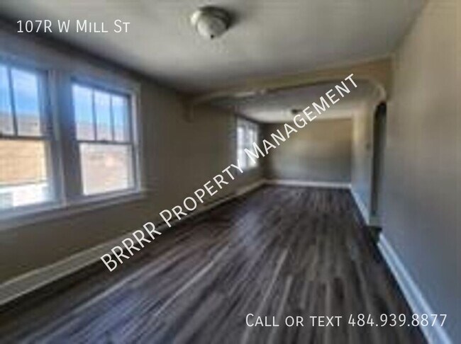 Building Photo - 107R W Mill St-
