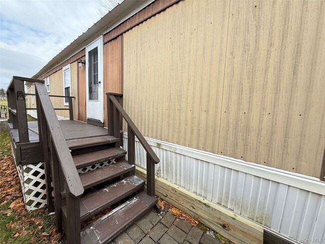 Building Photo - 349 W Main St