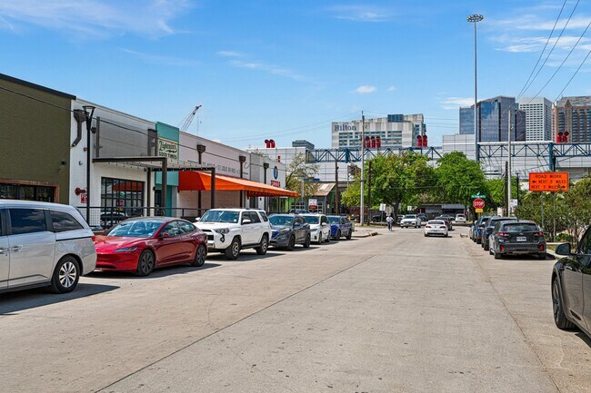 Building Photo - 1727 Hadley St