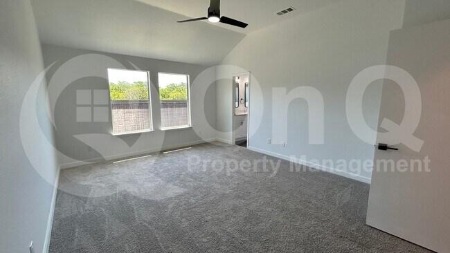 Building Photo - 1028 Aviary Dr