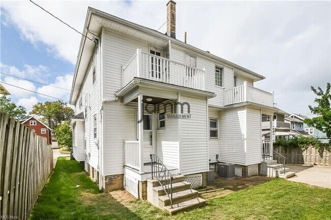 Building Photo - 1477-1479 Northland Ave-1477 Northland Ave