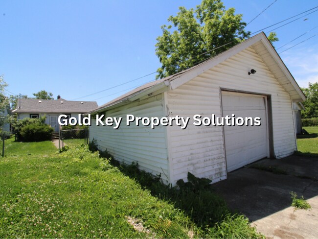 Building Photo - Spacious 3 BR 1 BA with Covered Porch and Garage (SECTION 8 APPROVED)
