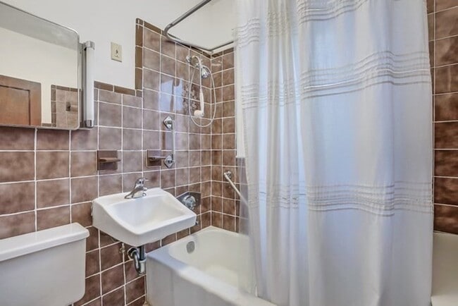 Building Photo - 6 Imbaro Rd