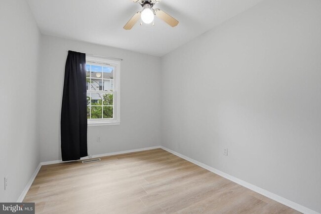 Building Photo - 7739 Tiverton Dr