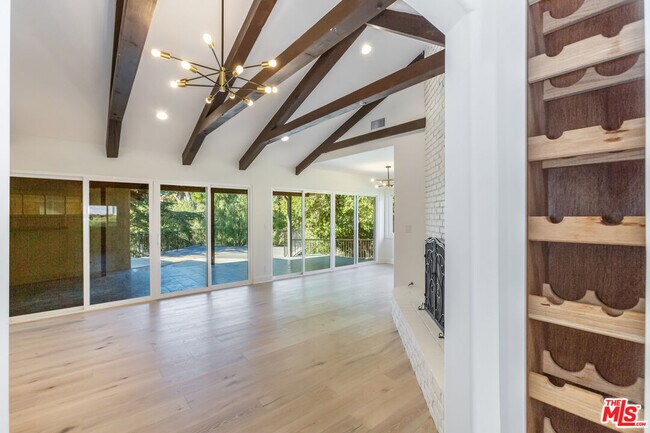 Building Photo - 835 Camino Santos Reyes