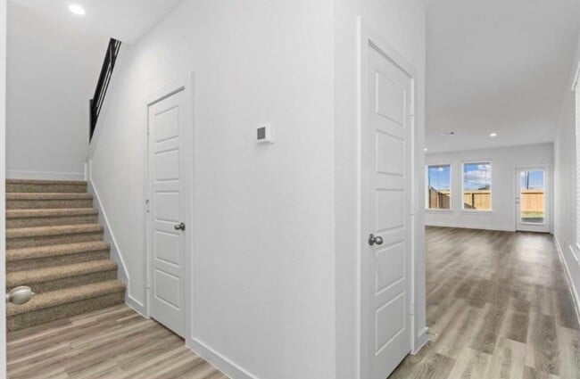 Building Photo - 2911 Crown Gate Dr