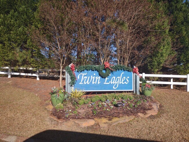 Primary Photo - Delightful Two Bedroom Two Full Bath Home!