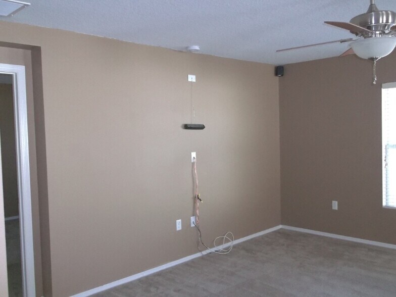 Building Photo - 1745 Strathmore Cir