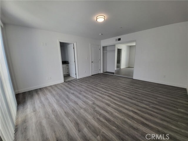 Building Photo - 14614 Vanowen St