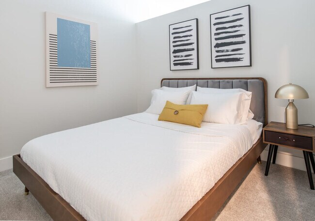 Building Photo - 601 E Pete Rose Wy