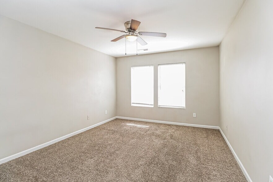 Building Photo - 4828 Abercromby St