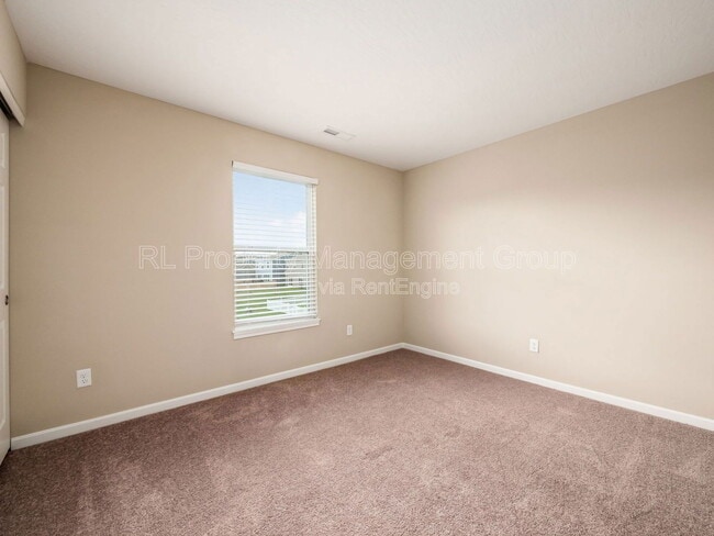 Building Photo - 7449 Sugarbark Dr