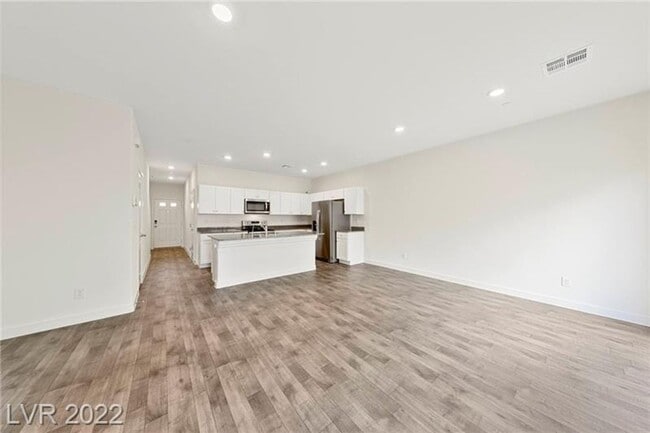 Building Photo - Henderson three bedroom with attached garage!
