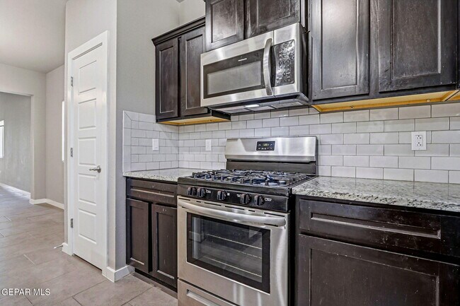 Building Photo - 14817 Tierra Isaiah Ave