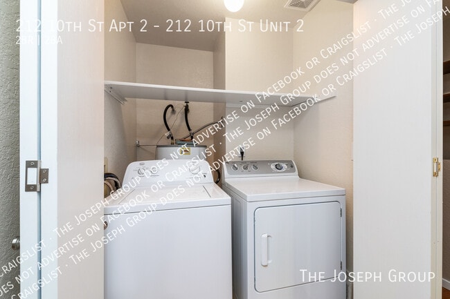 Building Photo - 212 10th St