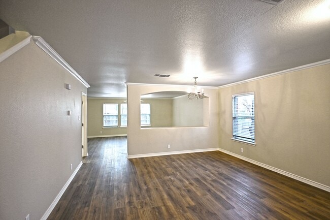 Building Photo - 1610 Elizabeth Ct