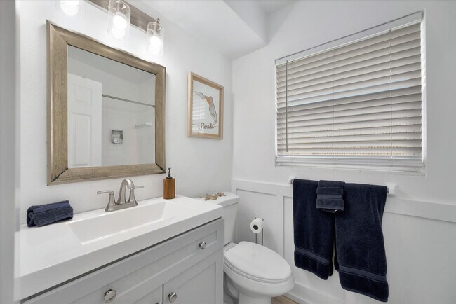 Building Photo - 711 E Gulf Blvd