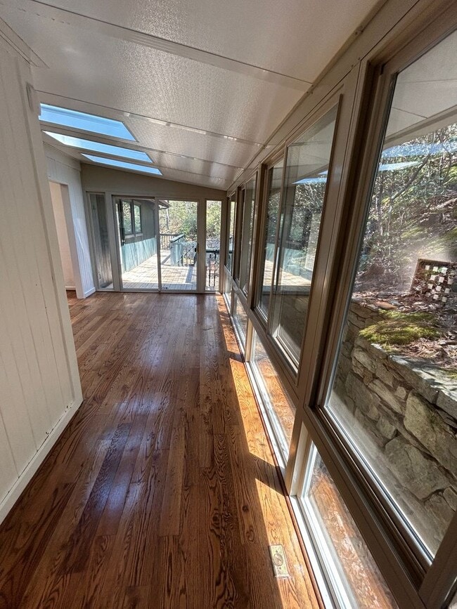 Building Photo - Central AVL - Large Custom Built Home with...