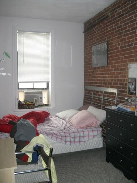 Building Photo - 7 Cortes St