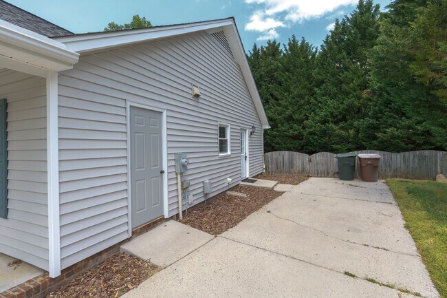 Building Photo - APPLICATIONS PENDING! Maintenance-free 3 b...