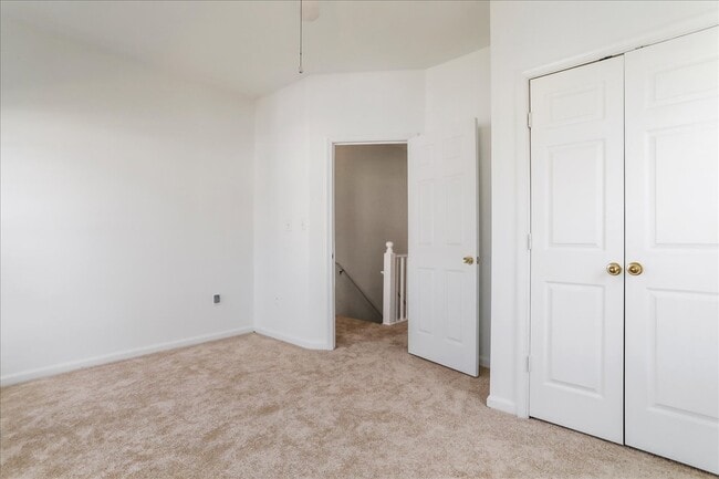 Building Photo - 1310 Hampshire Dr