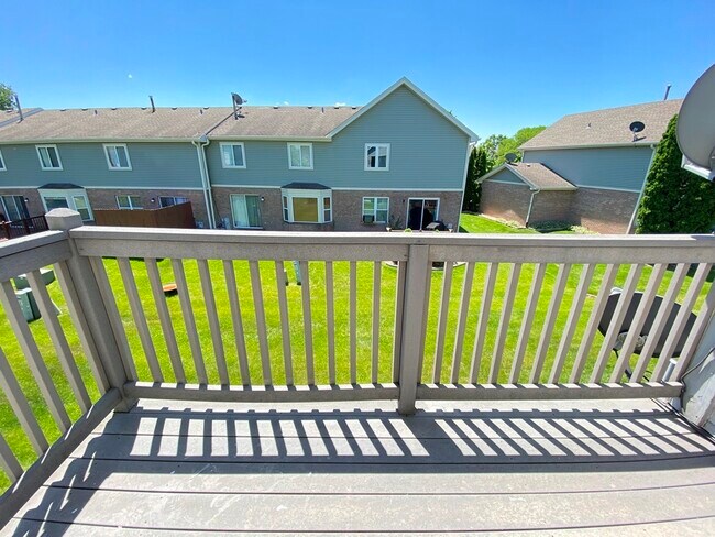 Building Photo - 3503 Willowview Ct