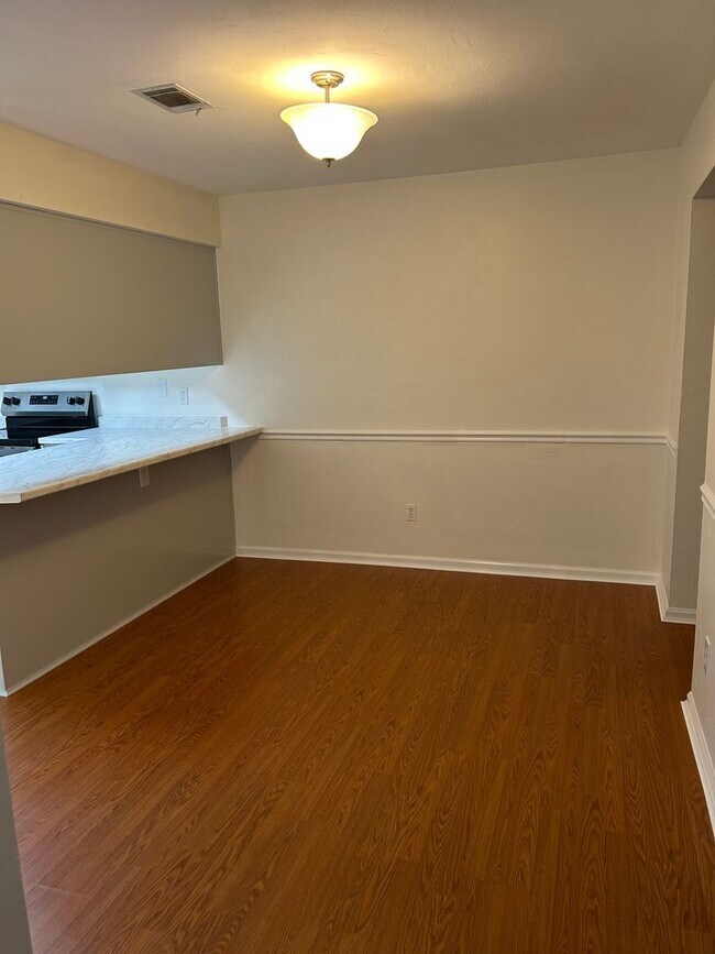 Building Photo - 3219 Thomasville Rd