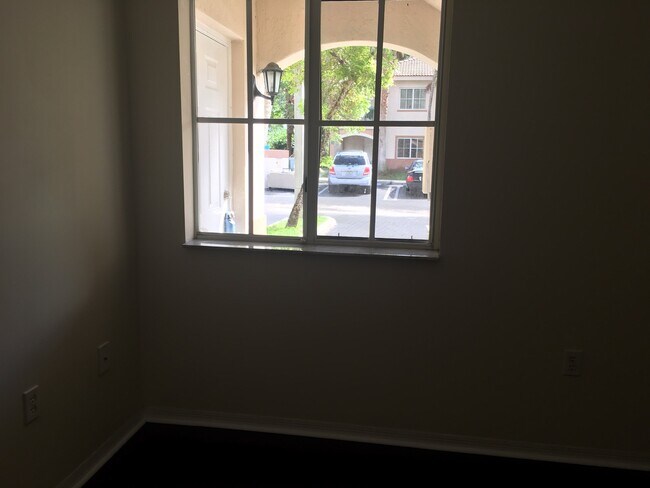 Building Photo - 1261 SE 31st Ct