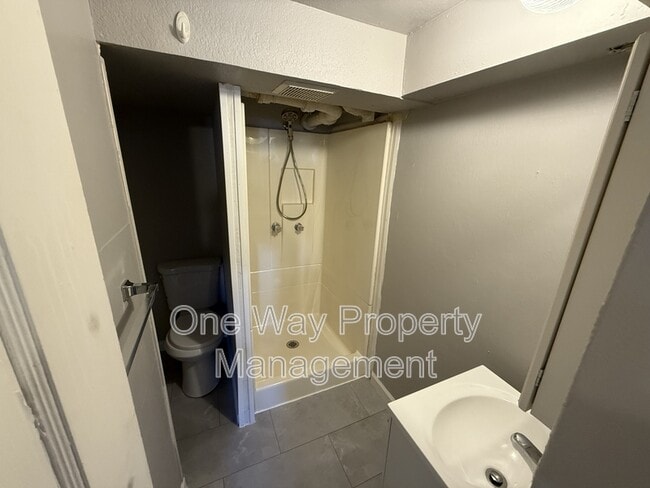 Building Photo - 519 23rd St