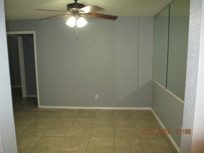 Building Photo - 7400 Bellerive Dr