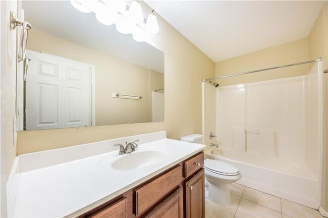 Building Photo - 2809 E 22nd St