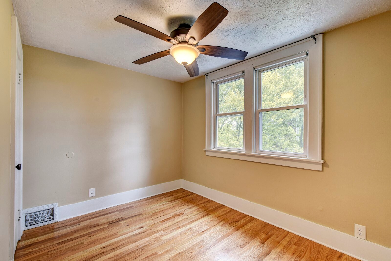 Building Photo - 816 N 43rd St