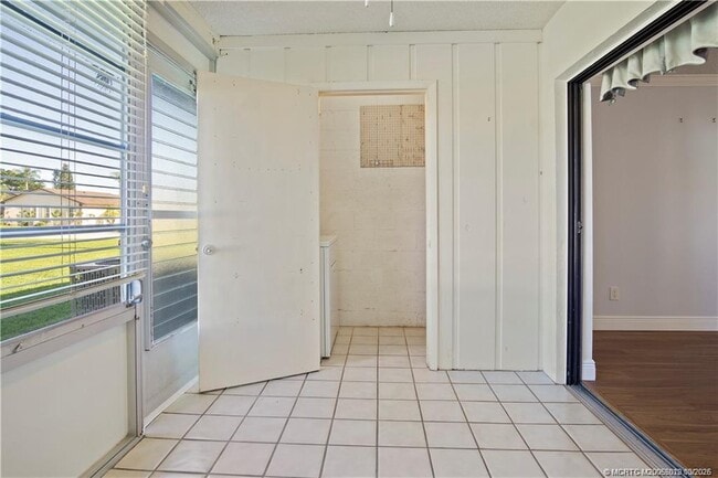 Building Photo - 6531 SE Federal Hwy