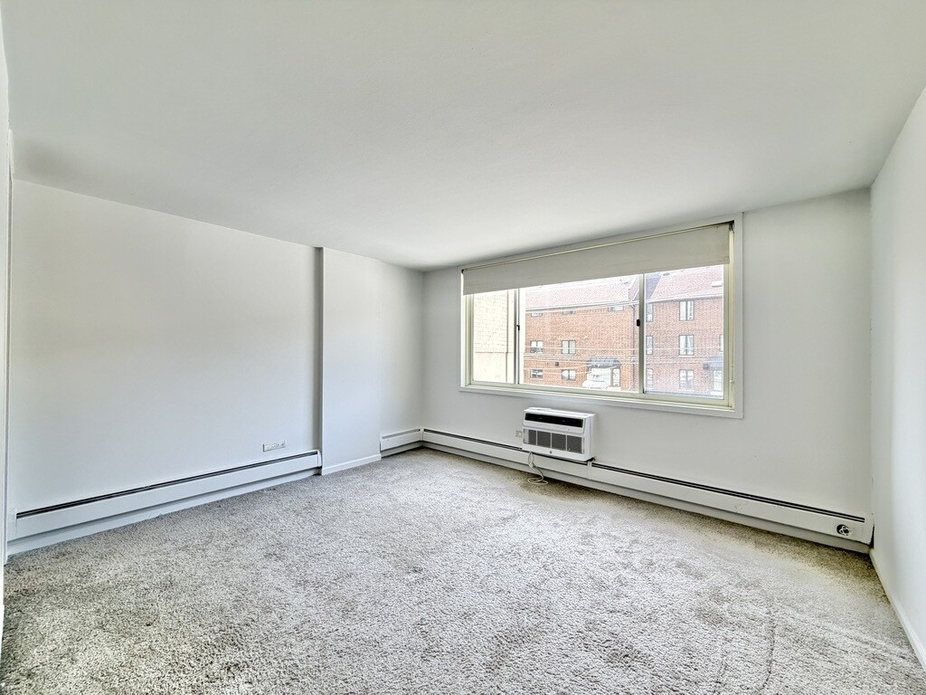 Building Photo - 1442 N Dearborn St