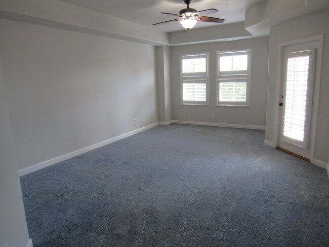 Building Photo - 424 Luna Bella Ln