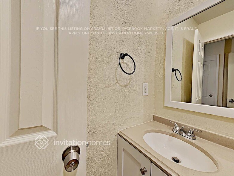 Building Photo - 6813 Curry Dr