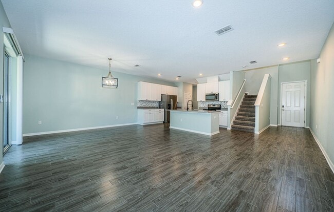 Building Photo - Large 3/3/2 Townhome Carrollwood