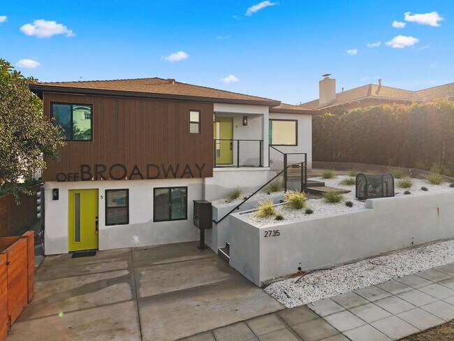 Primary Photo - 2735 Broadway-1