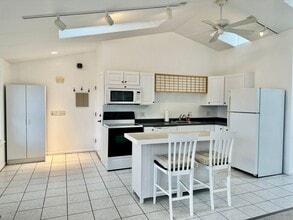 Building Photo - Sunny Updated One Bedroom with Sebago Lake...