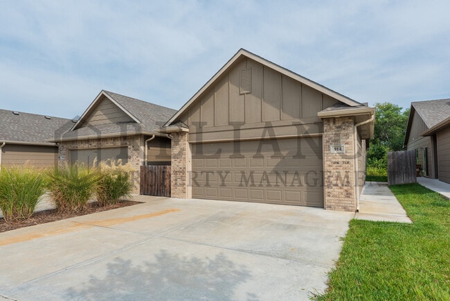 Building Photo - 914 W Onewood Pl