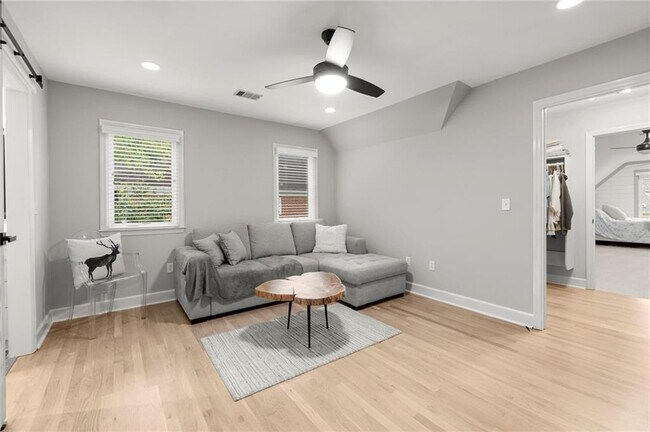 Building Photo - 1431 Waterford Green Dr