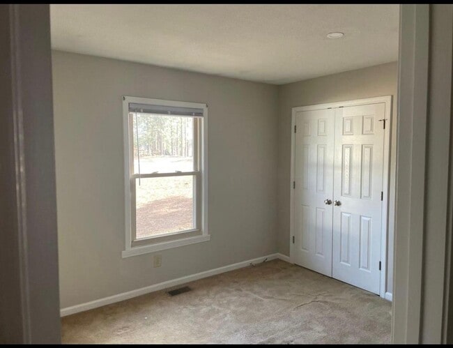 Building Photo - 284 Robert Sands Rd