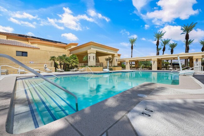 Building Photo - 78804 Platinum Dr