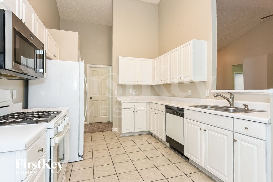 Building Photo - 2504 Baysridge Dr NW