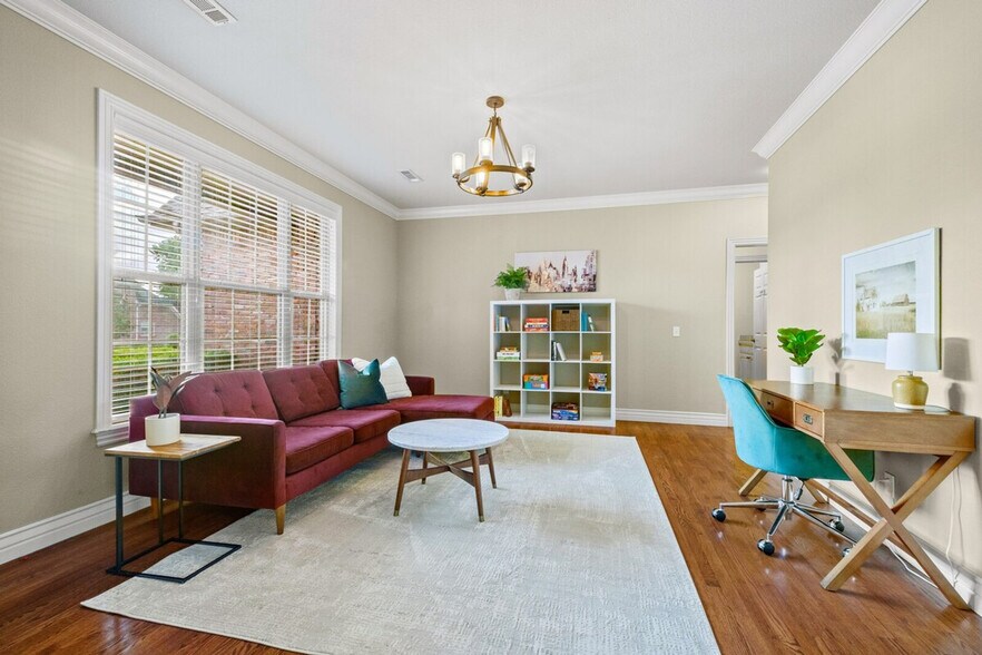 Building Photo - 2351 N Hosta Dr