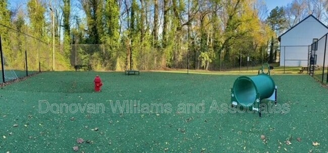 Building Photo - 2207 Kilborne Dr